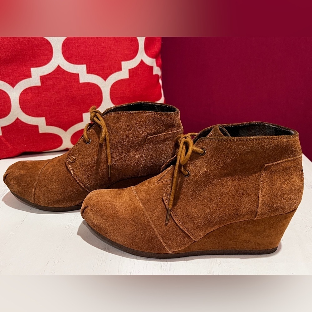 BOBS for Skechers - Tan Suede Lace-up Ankle Wedge Booties